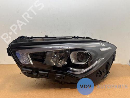Faro sinistro MERCEDES-BENZ CLA Shooting Brake (X118) CLA 200 d (118.612) (150 hp) 29520279