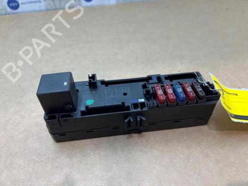 Used Fuse box Fuse box 38831675 38831675