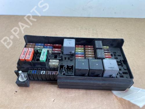 Used Fuse box Fuse box 38852383 38852383