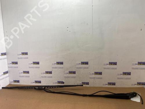 Used Front windshield wiper arm Front windshield wiper arm 39152041 39152041