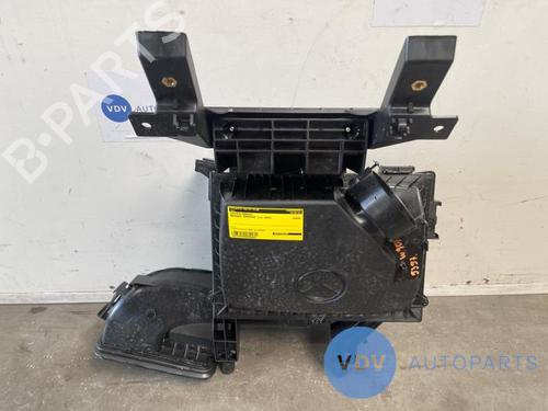 Used Air filter box MERCEDES-BENZ SPRINTER 3,5-t Van (B907, B910) 311 CDI RWD (907.631, 907.633, 907.635, 907.637) (114 hp) 25964133