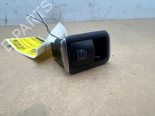 switch-mercedes-benz-a-class-w176-2012-2013-2014-2015-2016-2017-2018-38819527 main image