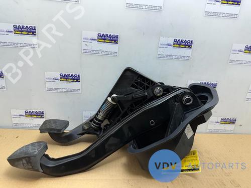 Used Break pedal MERCEDES-BENZ C-CLASS (W205) C 220 BlueTEC / d (205.003) (163 hp) 25946530