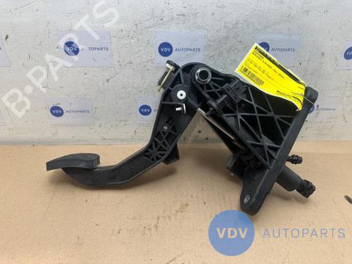 Used Pedal MERCEDES-BENZ A-CLASS (W176) A 180 (176.042) (122 hp) 25966327