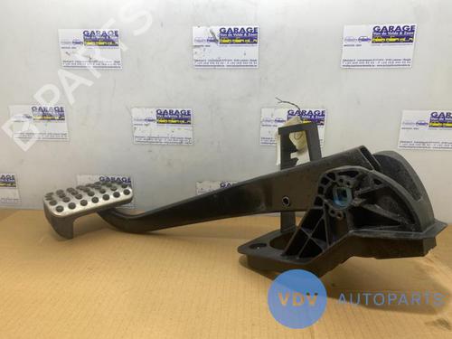 Used Break pedal MERCEDES-BENZ GLE (V167) GLE 350 de 4-matic (167.117) (306 hp) 25953015