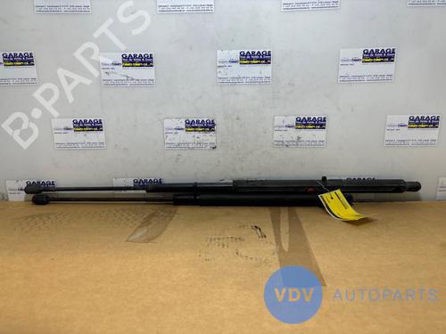 Used Hood lift support MERCEDES-BENZ C-CLASS (W203) C 220 CDI (203.006, 203.008) (143 hp) 25956584