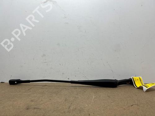 front-windshield-wiper-arm-mercedes-benz-cla-shooting-brake-x118-2019-38817828 main image