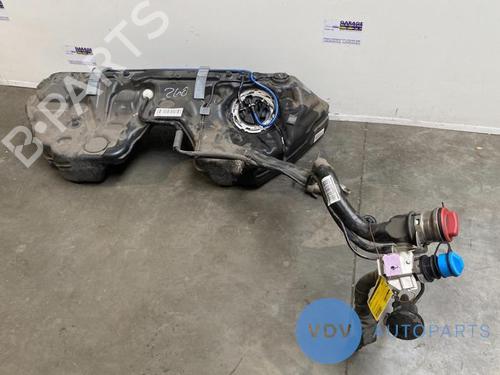 Used Fuel tank MERCEDES-BENZ C-CLASS (W205) C 250 BlueTEC / d 4-matic (205.009) (204 hp) 25951903
