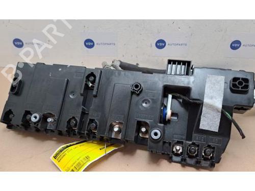 Used Fuse box Fuse box 38839698 38839698