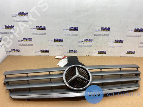 Grill MERCEDES-BENZ C-CLASS (W203) C 200 CDI (203.004) (102 hp) 25951723