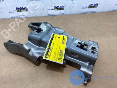 Used Hinge/Door check strap MERCEDES-BENZ C-CLASS (W203) C 220 CDI (203.008) (150 hp) 25951631