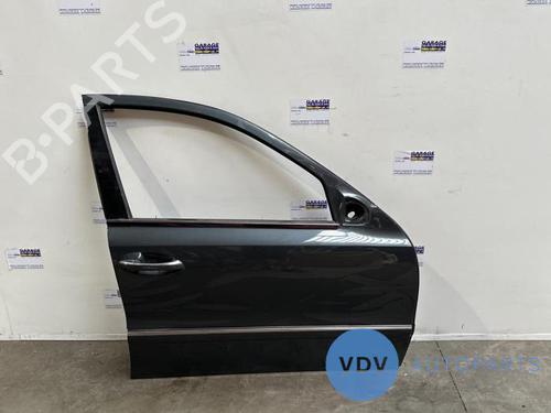 Used Right front door MERCEDES-BENZ E-CLASS (W211) E 220 CDI (211.006) (150 hp) 25952328