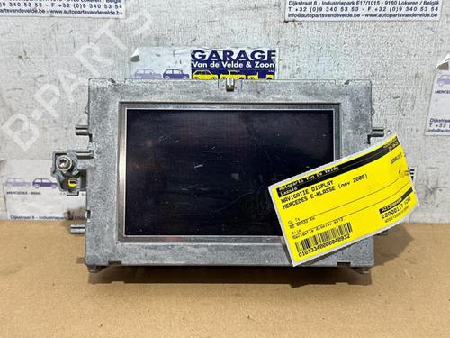 display-monitor-mercedes-benz-e-class-w212-2009-2010-2011-2012-2013-2014-2015-2016-38845343 main image