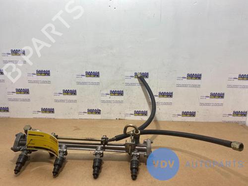 Used Injection rail MERCEDES-BENZ C-CLASS (W202) C 220 (202.022) (150 hp) 25951731
