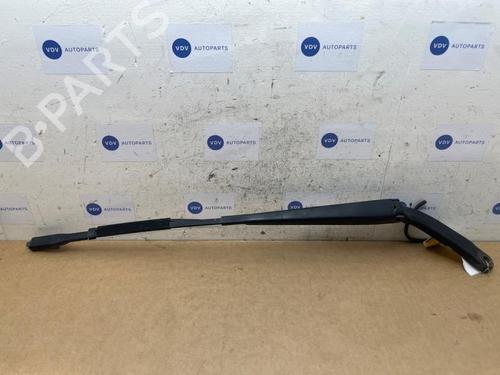Used Front windshield wiper arm Front windshield wiper arm 38835366 38835366