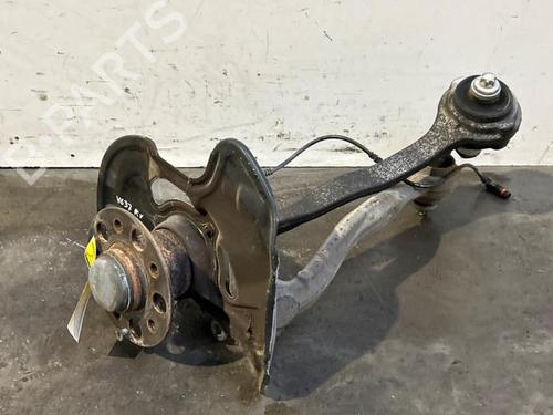 Used Right front steering knuckle Right front steering knuckle MERCEDES-BENZ SLK (R172) 200 (172.448) (184 hp) 38818810 38818810