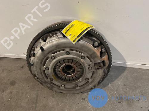 Used Flywheel MERCEDES-BENZ A-CLASS (W176) A 180 (176.042) (122 hp) 25952569