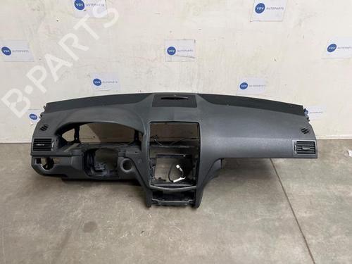 dashboard-mercedes-benz-c-class-w204-2007-2008-2009-2010-2011-2012-2013-2014-2015-38831532 main image