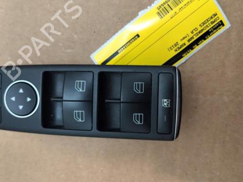 switch-mercedes-benz-cla-coupe-c117-2013-2014-2015-2016-2017-2018-2019-38817706 main image