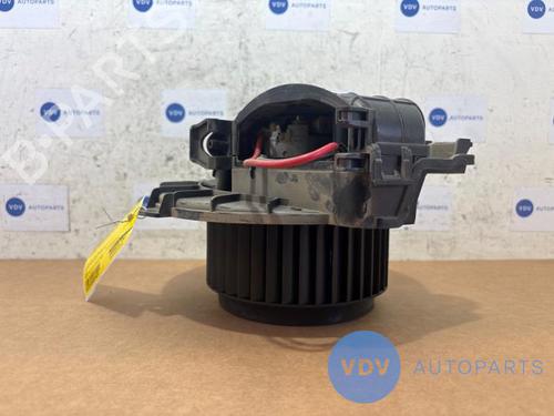 Used Heater blower motor MERCEDES-BENZ SPRINTER 3,5-t Van (B907, B910) 314 CDI RWD (907.631, 907.633, 907.635, 907.637) (143 hp) 25975236