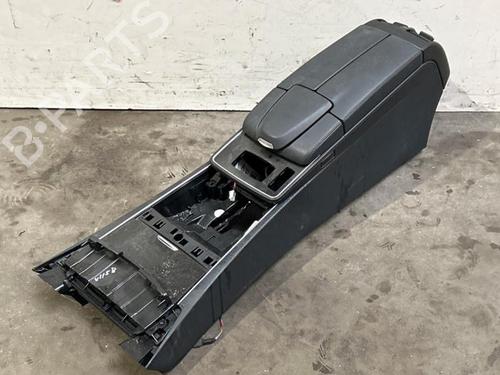 middle-console-mercedes-benz-e-class-coupe-c207-2009-2010-2011-2012-2013-2014-2015-2016-38817180 main image