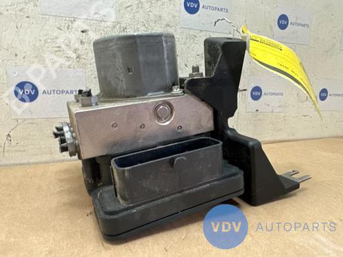 Used ABS pump MERCEDES-BENZ GLA-CLASS (X156) GLA 220 CDI (156.903) (170 hp) 25964407
