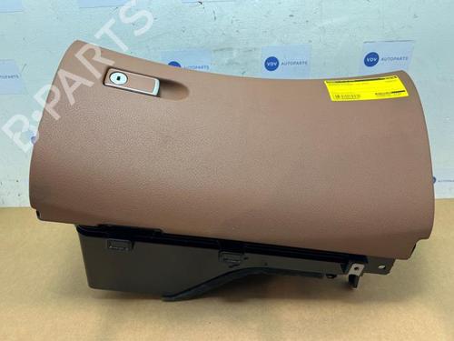 glove-box-mercedes-benz-e-class-w213-2016-38833980 main image