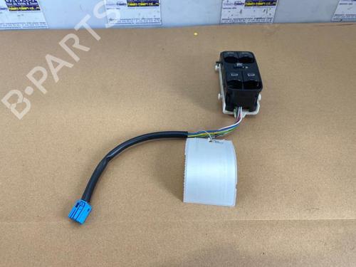 switch-mercedes-benz-c-class-t-model-s203-2001-2002-2003-2004-2005-2006-2007-38850818 main image