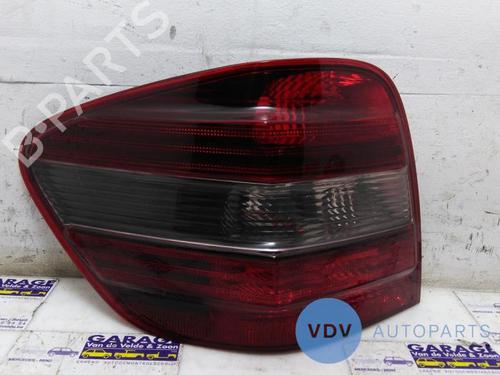 Used Left taillight MERCEDES-BENZ M-CLASS (W164) ML 320 CDI 4-matic (164.124, 164.125, 164.122) (211 hp) 25941780