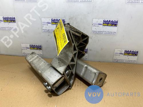 Used Crossmember MERCEDES-BENZ C-CLASS (W205) C 250 BlueTEC / d (205.008, 205.006) (204 hp) 25953659