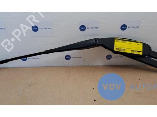 Used Front windshield wiper arm MERCEDES-BENZ GLC (X253) 250 4-matic (253.946) (211 hp) 25960365