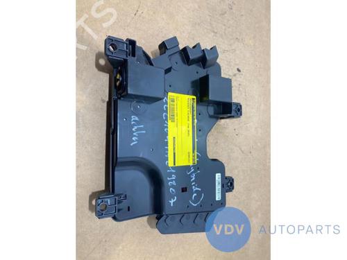 Used Fuse box MERCEDES-BENZ S-CLASS (W222, V222, X222) S 300 BlueTEC Hybrid / h (222.104, 222.004) (231 hp) 25946253