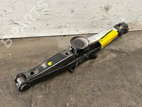 jack-kit-mercedes-benz-vito-mixto-van-w639-2003-38816973 main image