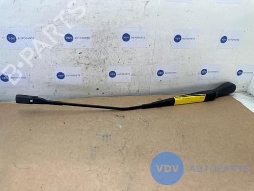 Used Front windshield wiper arm MERCEDES-BENZ CLA Shooting Brake (X118) CLA 200 d (118.612) (150 hp) 25966409
