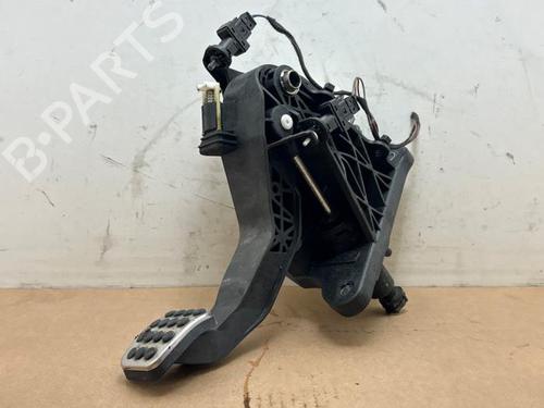 Used Pedal Pedal MERCEDES-BENZ GLA-CLASS (X156) GLA 200 CDI / d (156.908) (136 hp) 40284588 40284588