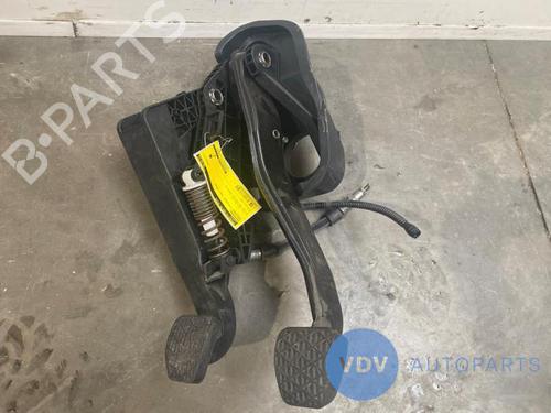 Used Break pedal MERCEDES-BENZ C-CLASS (W205) C 220 BlueTEC / d (205.002, 205.004) (170 hp) 25960207
