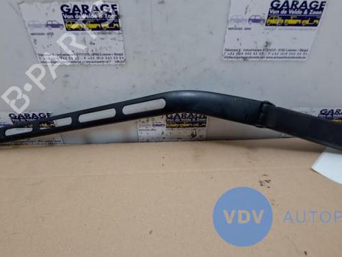 Used Front windshield wiper arm MERCEDES-BENZ C-CLASS (W203) C 200 CDI (203.007) (122 hp) 25956809