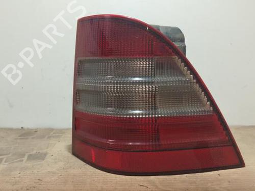 Used Right taillight Right taillight MERCEDES-BENZ M-CLASS (W163) ML 320 (163.154) (218 hp) 39698040 39698040