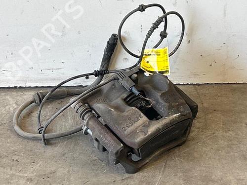 Used Right front brake caliper Right front brake caliper MERCEDES-BENZ GLA-CLASS (X156) GLA 200 CDI / d (156.908) (136 hp) 40284571 40284571