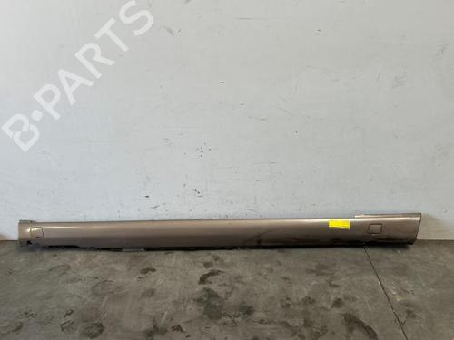 Used Right sideskirt Right sideskirt 39540377 39540377