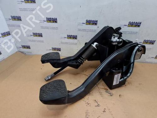 pedal-mercedes-benz-glk-class-x204-2008-2009-2010-2011-2012-2013-2014-2015-38845406 main image