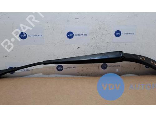 Used Front windshield wiper arm MERCEDES-BENZ GLA-CLASS (X156) GLA 220 CDI (156.903) (170 hp) 25964402