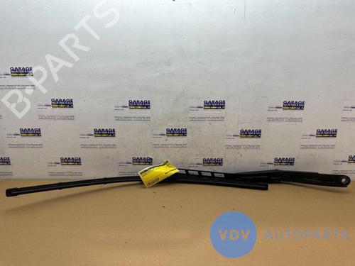 Used Front windshield wiper arm MERCEDES-BENZ M-CLASS (W164) ML 350 CDI 4-matic (164.125, 164.124) (211 hp) 25950782