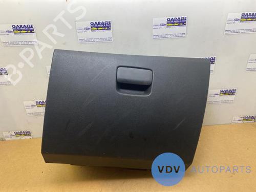 Used Glove box MERCEDES-BENZ GLA-CLASS (X156) GLA 200 CDI / d (156.908) (136 hp) 25958373