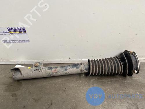 Used Right front shock absorber MERCEDES-BENZ 190 (W201) E 2.0 (201.024) (113 hp) 25951595