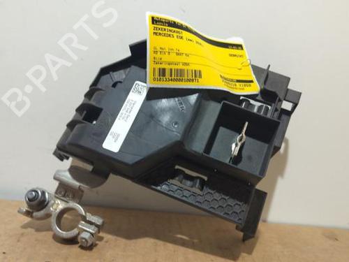Used Fuse box Fuse box 38939947 38939947