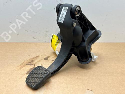clutch-pedal-mercedes-benz-a-class-w177-2018-38822138 main image