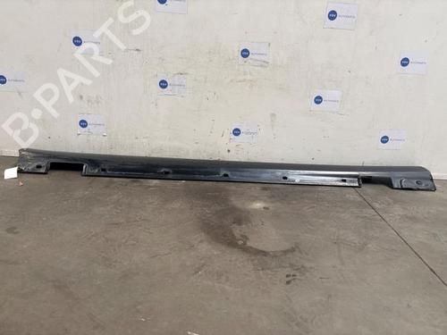 Used Right sideskirt Right sideskirt 38829958 38829958