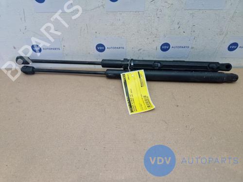 Used Hood lift support MERCEDES-BENZ C-CLASS (W205) C 180 BlueTEC / d (205.036) (116 hp) 25962527