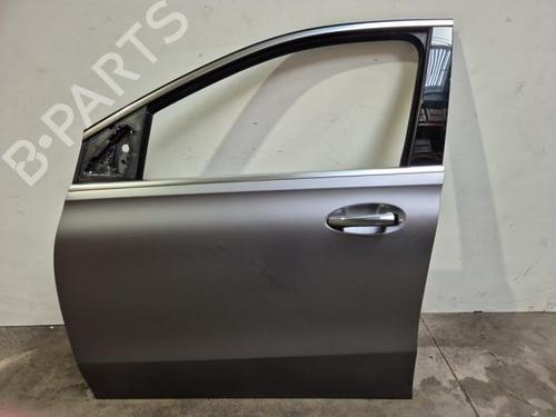 left-front-door-mercedes-benz-b-class-sports-tourer-w247-2018-38817159 main image